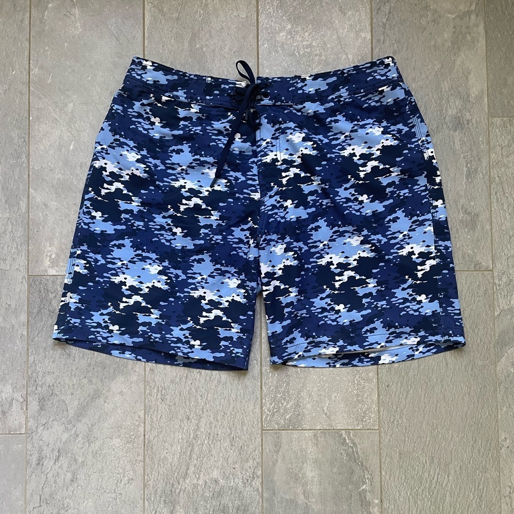 Southern Tide Graffiti Camo Swim Trunk Lined Blue XL - Picture 2 of 5